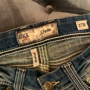 BKE Stella Bootcut medium blue jeans. 31 1/2 inch inseam